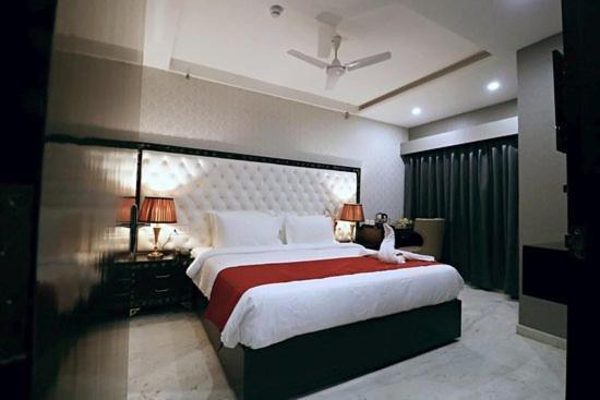 The Hotel Grace Place Inn New Delhi Exterior photo