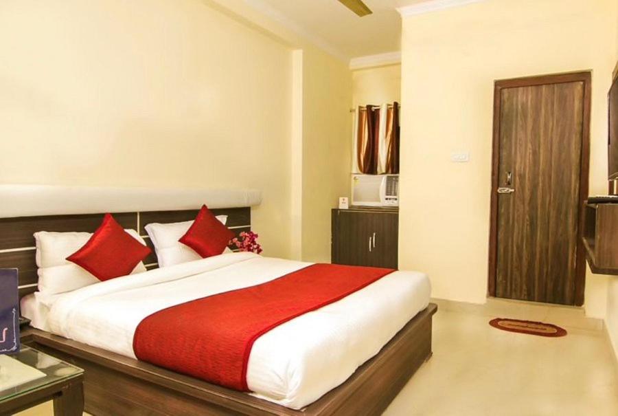 The Hotel Grace Place Inn New Delhi Exterior photo