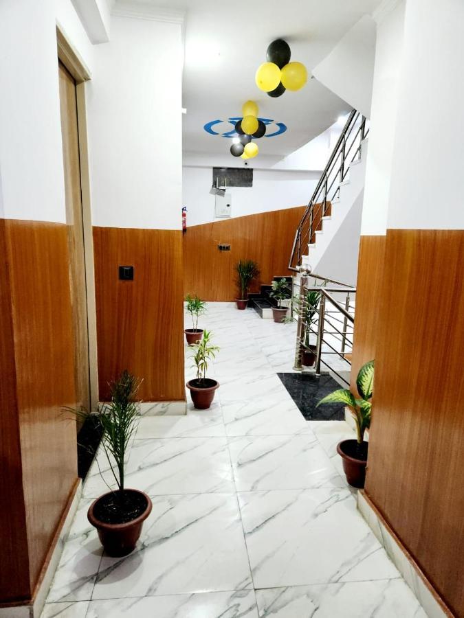 The Hotel Grace Place Inn New Delhi Exterior photo